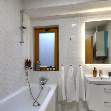 Spacious Old Town Loft For 6 Bratislava Exterior photo