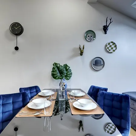 Spacious Old Town Loft For 6 Bratislava Exterior photo