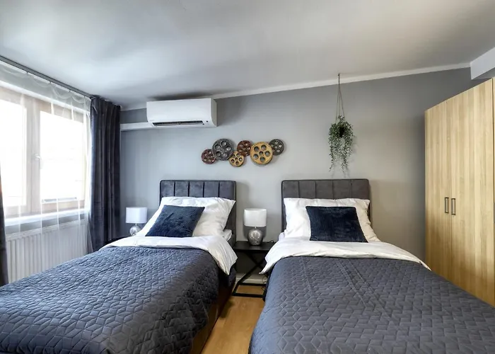 Spacious Old Town Loft For 6