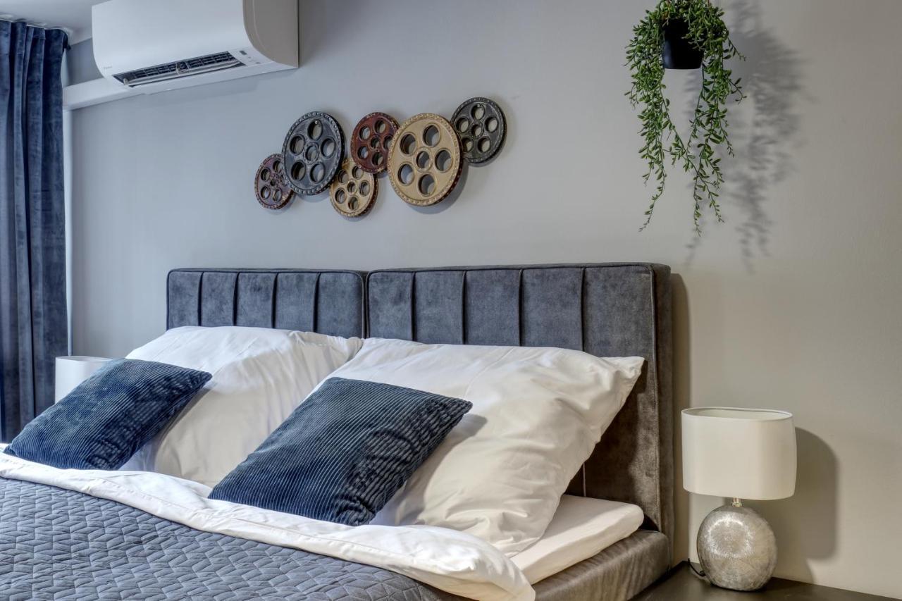 Spacious Old Town Loft For 6