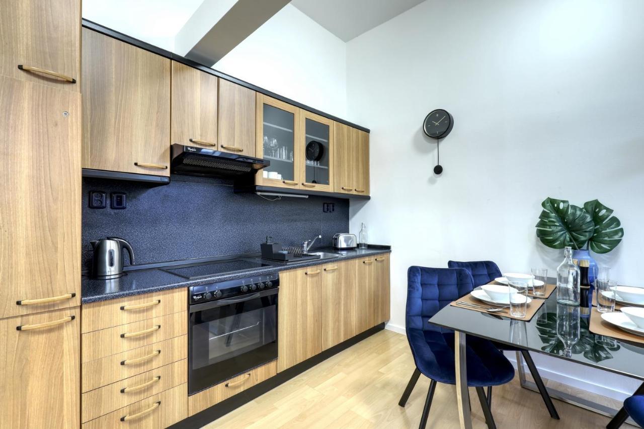 Spacious Old Town Loft For 6
